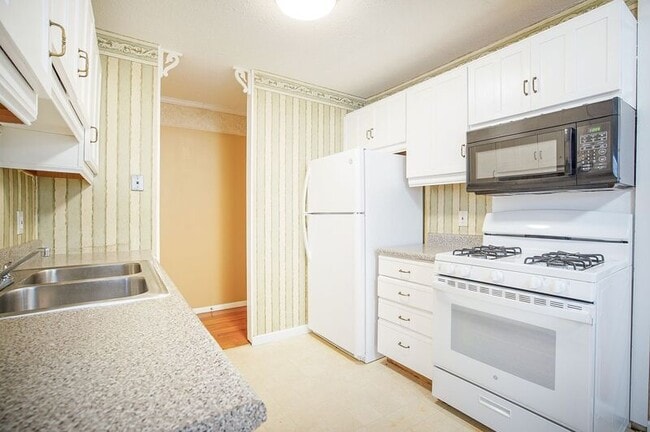 Foto del edificio - 261 Regency Park Dr