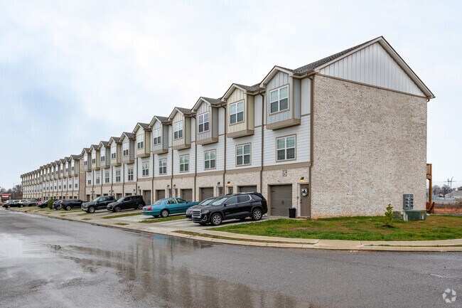 Building Photo - The Villas at Charleston Oaks