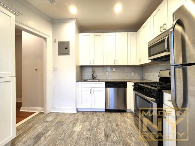 Building Photo - 0 bedroom in ASTORIA NY 11106