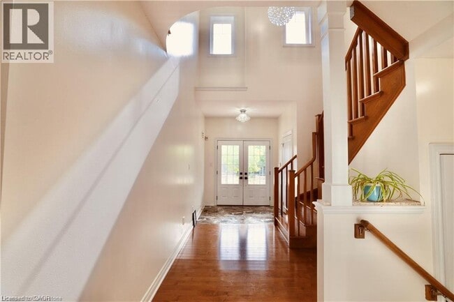 Building Photo - 145 Redtail St