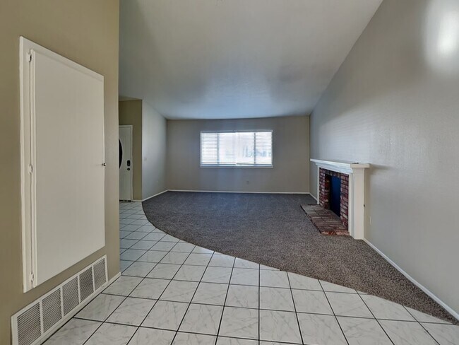 Foto del edificio - 24091 Roseleaf Pl