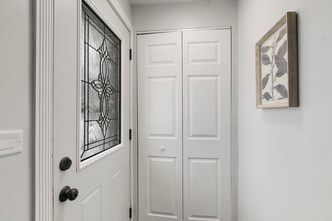 Foto del edificio - 1561 Quaker Ln