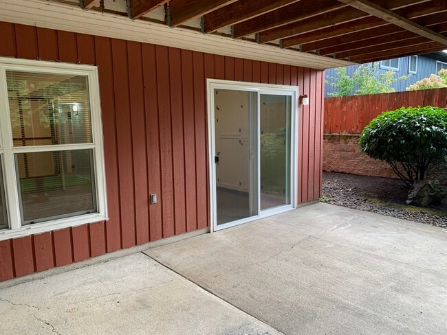 Foto del edificio - 4135 NW Carlton Ct