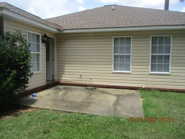 Building Photo - 3616 Club Dr