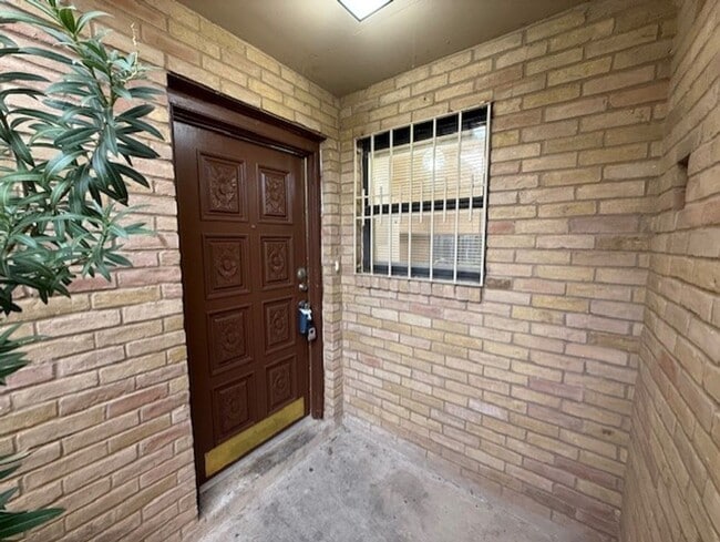 Foto del edificio - 1002 Castle Heights Dr