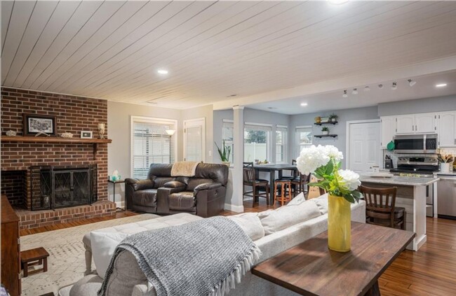 Building Photo - Amazing Ranch Home Rental in Virginia Beach!