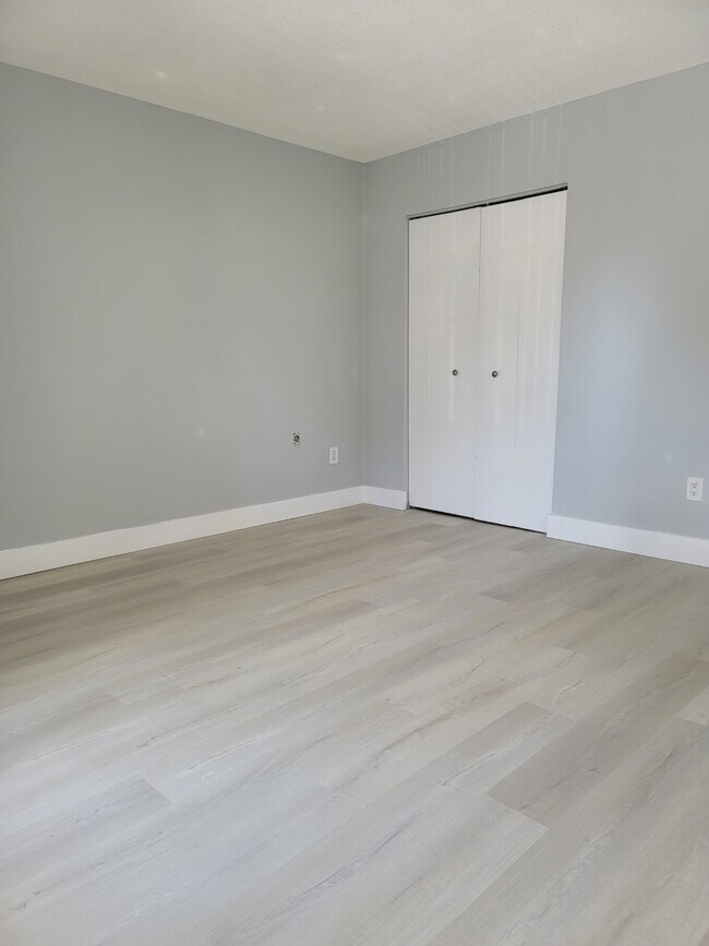 Foto del edificio - 10790 N Kendall Dr