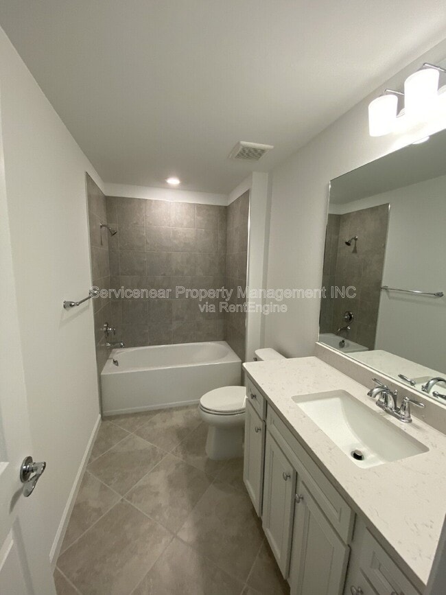 Building Photo - 6136 Baywood Ct