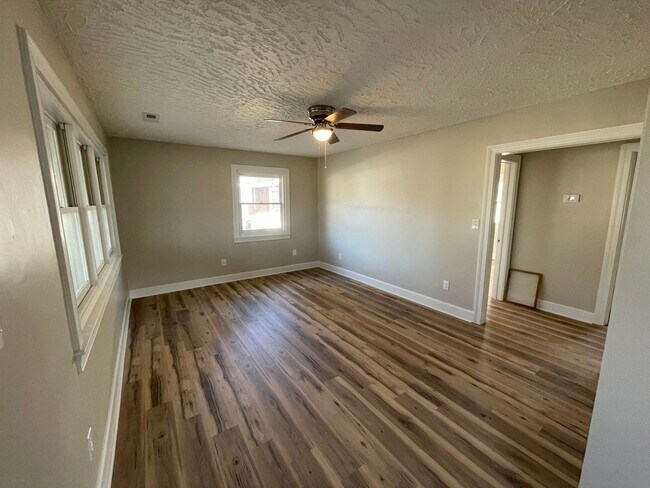 Foto del edificio - 108 N Saratoga St