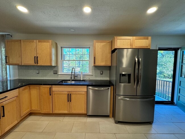 Foto del edificio - 3 Bedroom in Landsdowne!