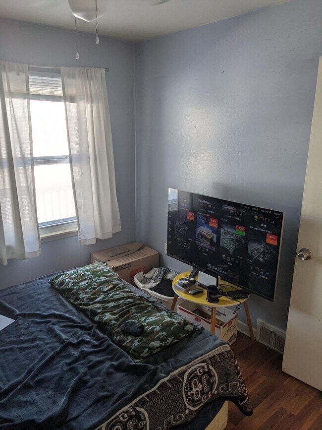 Foto del edificio - 702 Amelia Ave