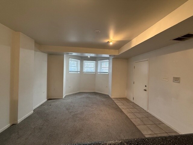 Foto del edificio - 2228 W Warren Blvd