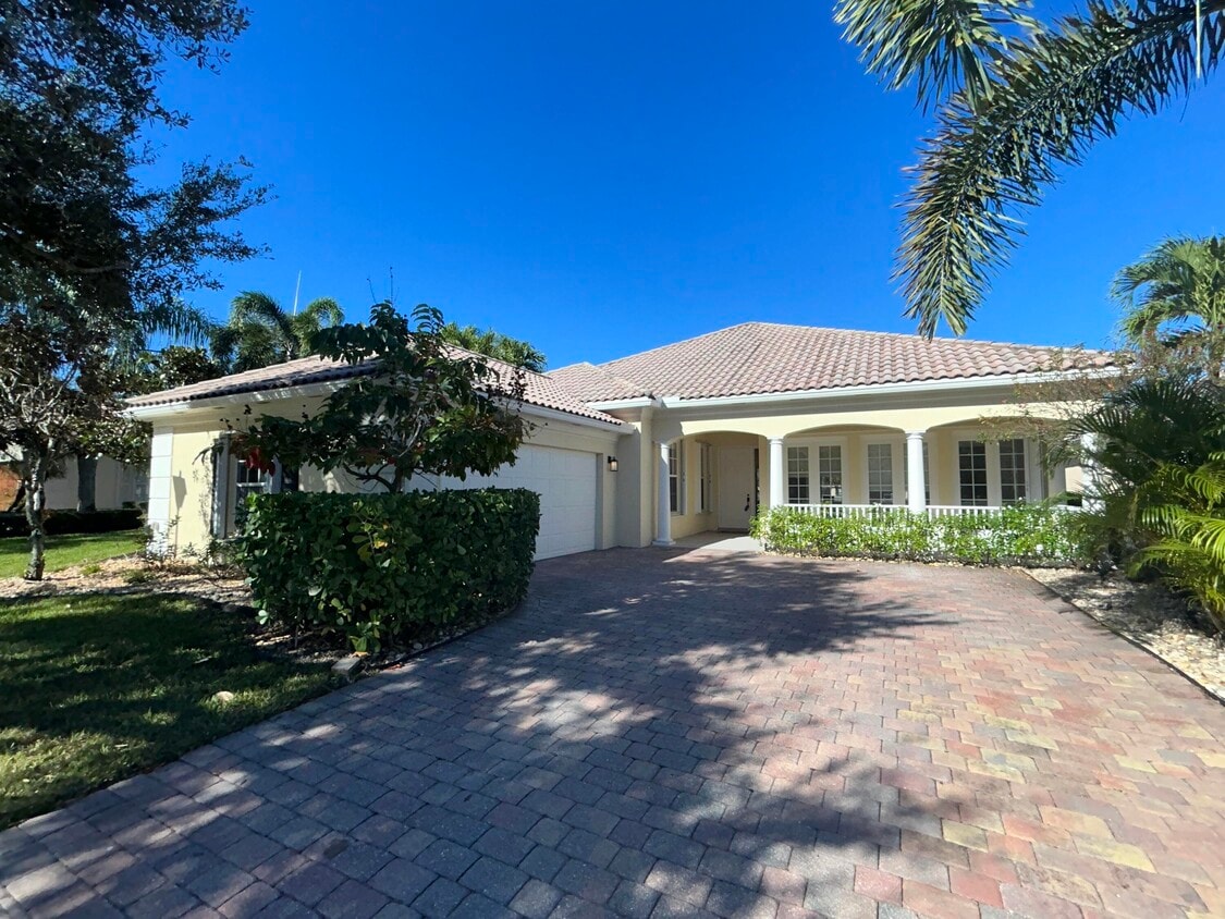 Foto principal - 8455 Belize Pl