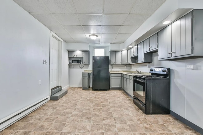 Building Photo - Beautifully Renovated 2-Bedroom, 1-Bath Apartment Move-In Ready!