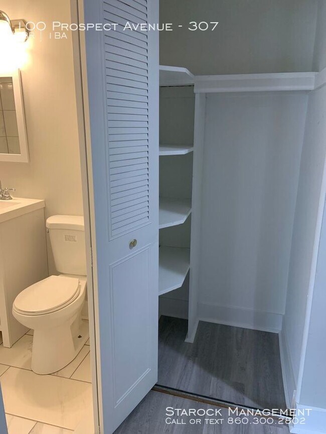 Foto del edificio - Beautiful renovated 1 bedroom available!