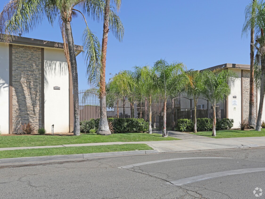 Building Photo - 1340-1348 E San Bruno Ave