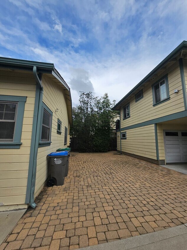 Foto del edificio - 1433 Higuera St