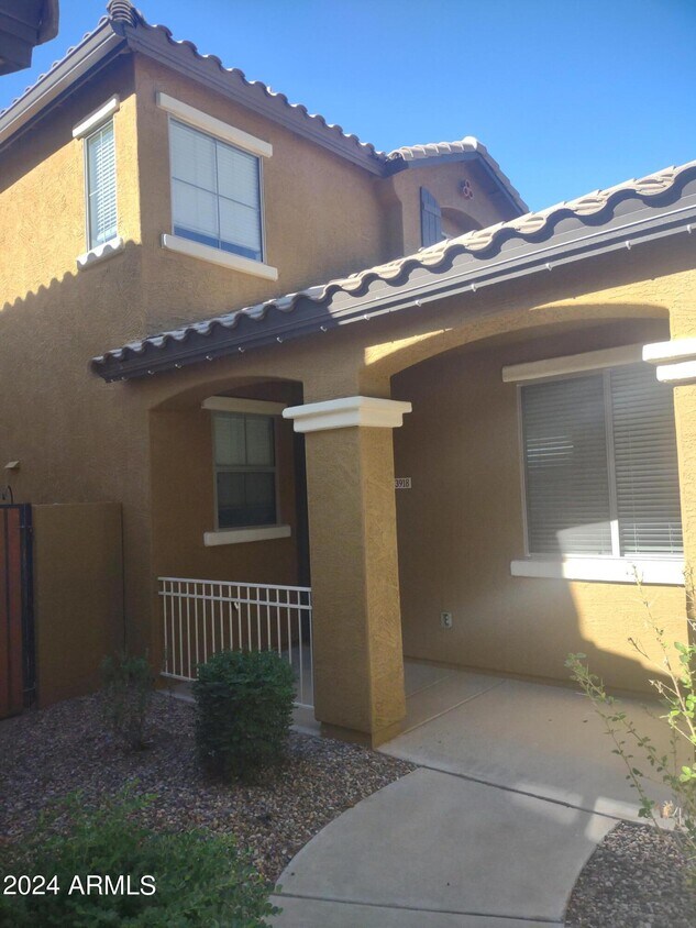 Primary Photo - 3918 S Napa Ln