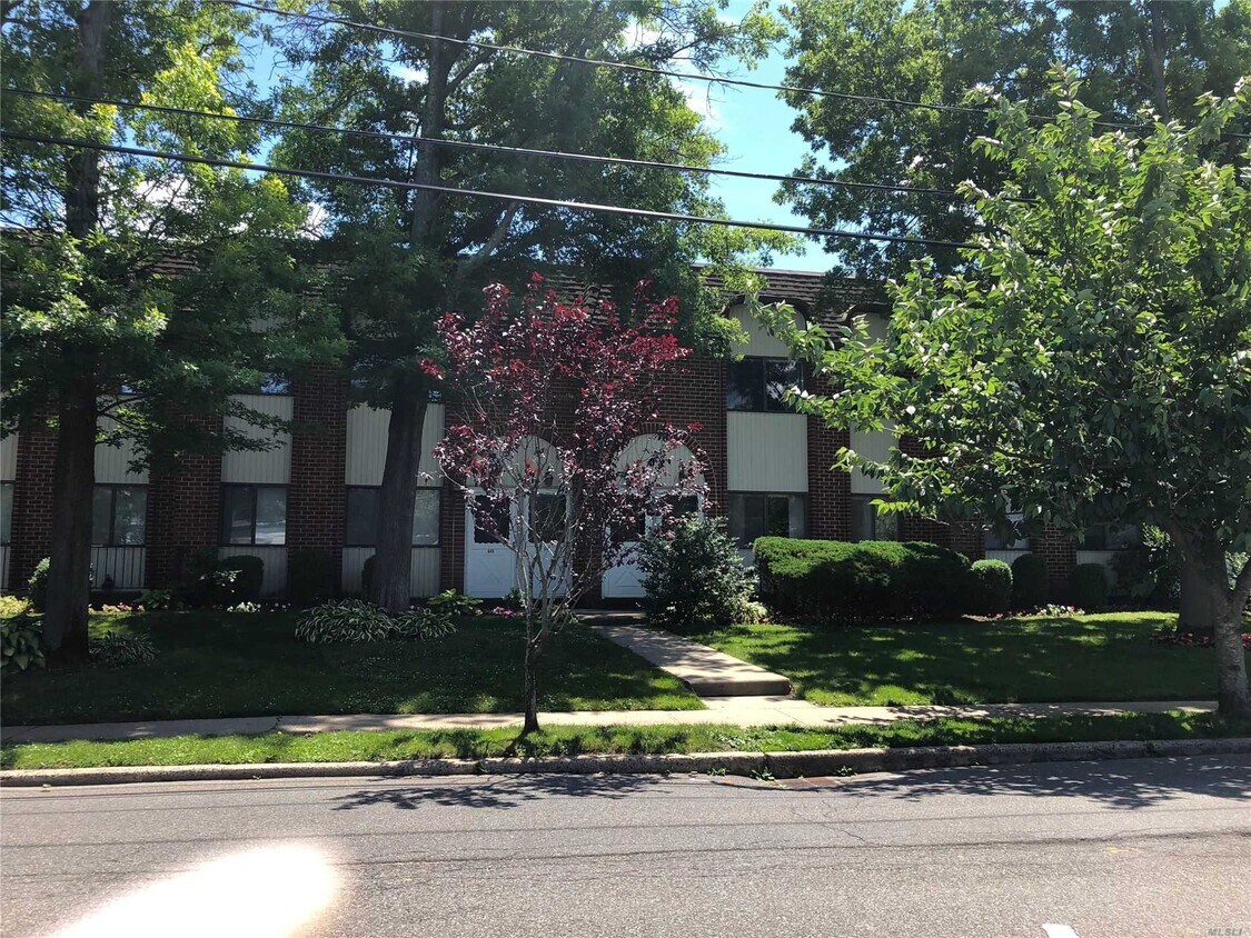 747 Chestnut St, Cedarhurst, NY 11516 Apartment for Rent in