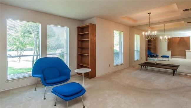 Foto del edificio - 2121 Stone Creek Dr