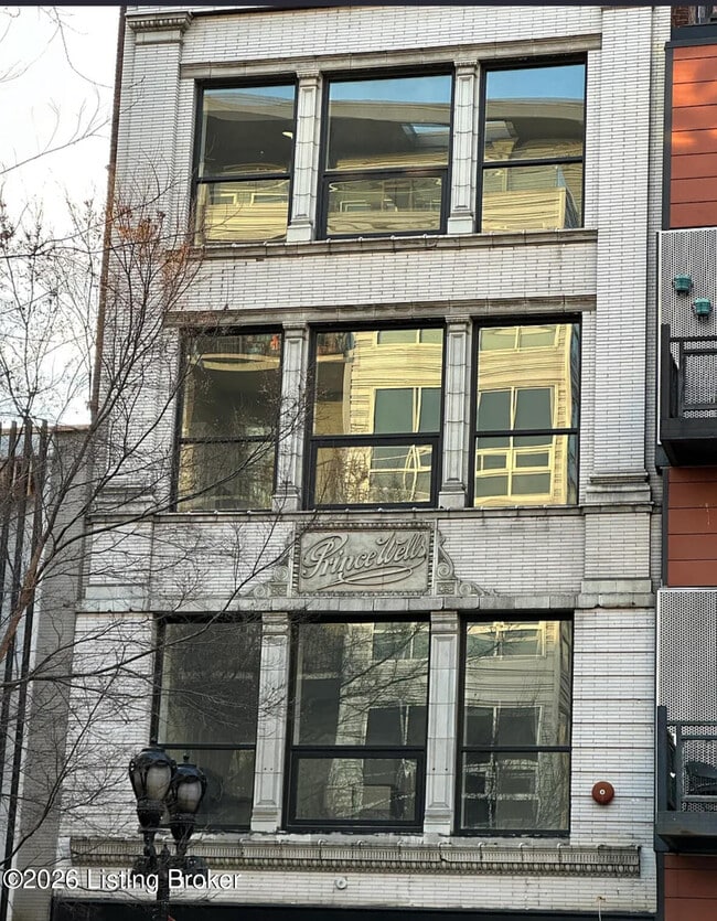 Building Photo - 540 S 4th St
