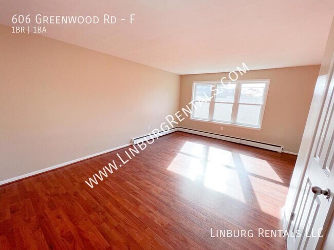 Building Photo - 606 Greenwood Rd