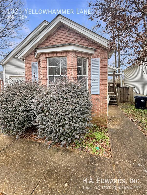 Foto del edificio - 1023 Yellowhammer Ln