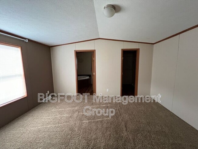 Building Photo - 1046 Aiken Rd