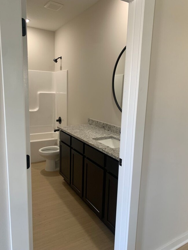 Foto del edificio - 5406-08 BRESSLER Dr