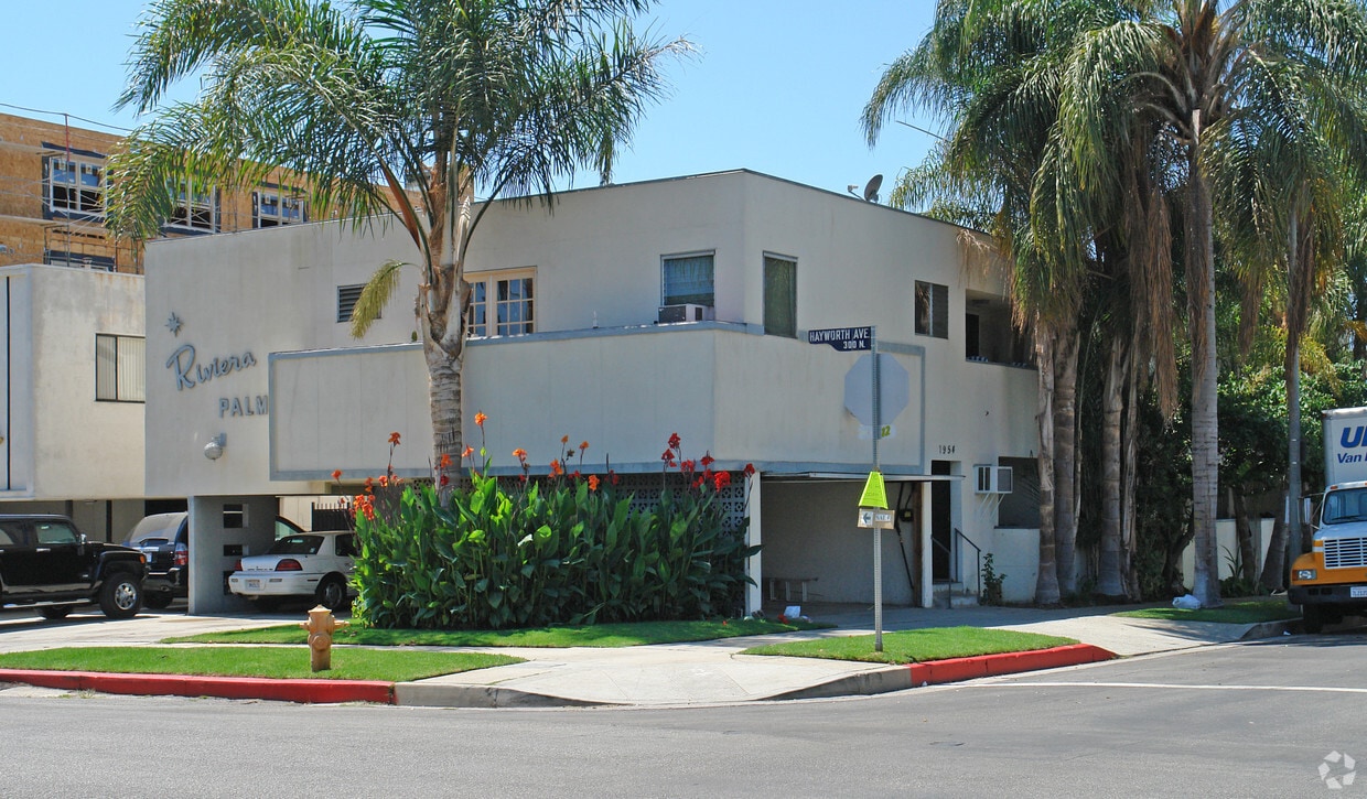 Riviera Palms Apartments in Los Angeles, CA