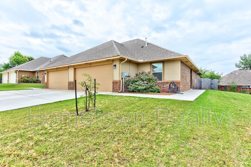 Foto principal - 11206 NW 114th St
