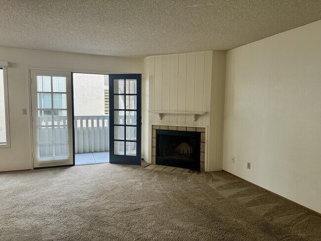Foto del edificio - 5655 Riley St