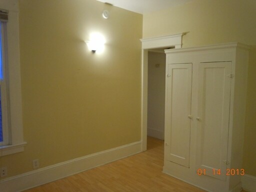 Building Photo - 210 Flora St