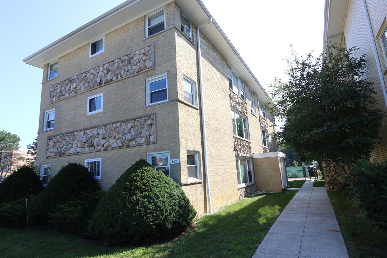 Primary Photo - 6555 N Natoma Ave