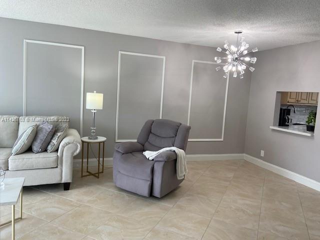 Foto del edificio - 8340 Sands Point Blvd