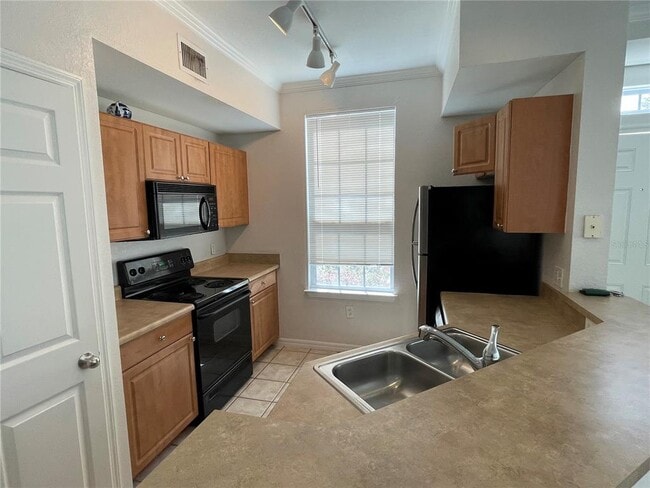 Building Photo - 5500 Rosehill Rd
