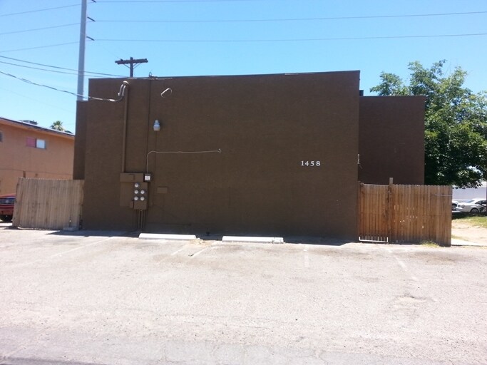 Primary Photo - 1458 E Desert Inn Rd