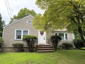 Building Photo - 15 Elnew Ave