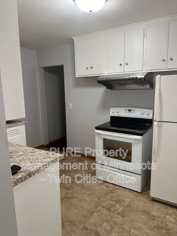 Primary Photo - 5600 S 28th Ave