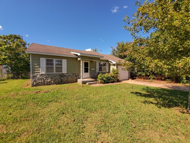 Foto del edificio - 2 Bedroom 1 Bath Home in Shawnee