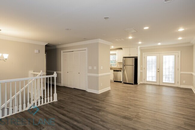 Building Photo - REDUCED! - Now offering $1000 off first fu...