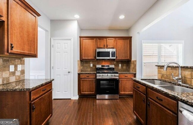Building Photo - 2335 Harvest Ridge Cir NE