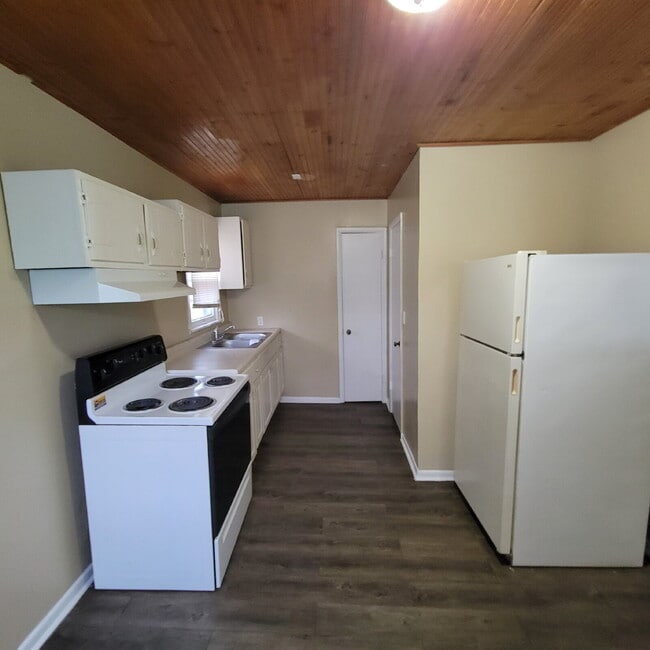 Foto del edificio - Cozy East Side Home!