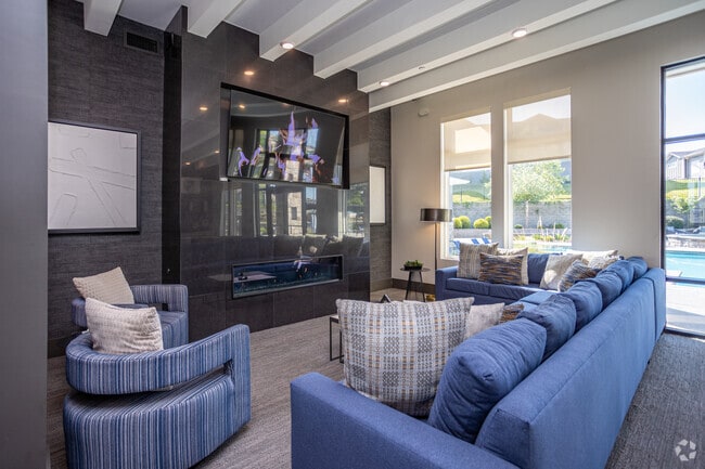 Casa club - Icon Apartment Homes at Hardin Valley