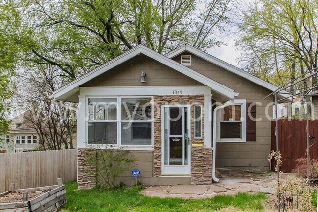 Building Photo - 3049 Newport Ave