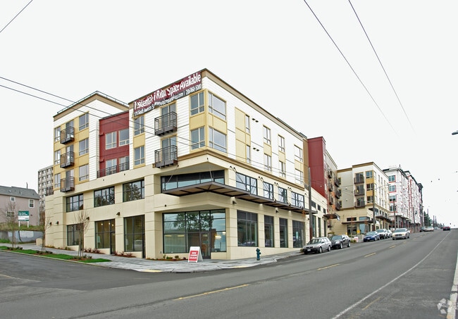 Building Photo - Squire Park Plaza