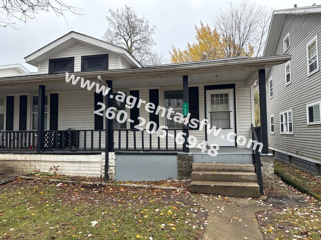 Primary Photo - 1426 Oakland St