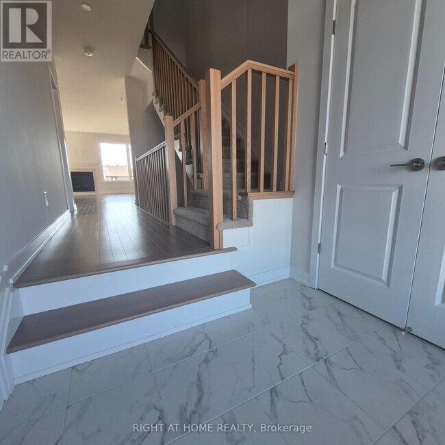 Photo du bâtiment - 102 Ploughshare Rd