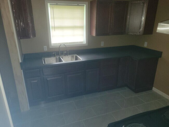 Foto del edificio - 14047 Partridge Ln