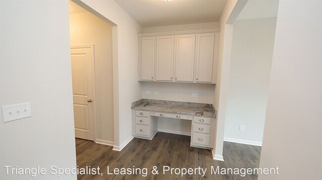 Building Photo - 3 br, 2.5 bath House - 31 Little Leaf Lane